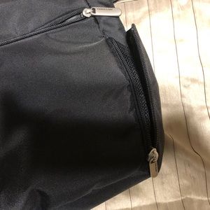 Travelon black crossbody purse